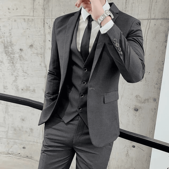 Men's Suit Modern High-Quality Fabrics Perfect for Formal Occasions, view 2 - Elena Harper