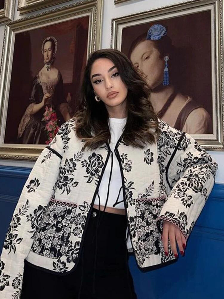 Elowen - Women's Vintage Floral Patchwork Jacket