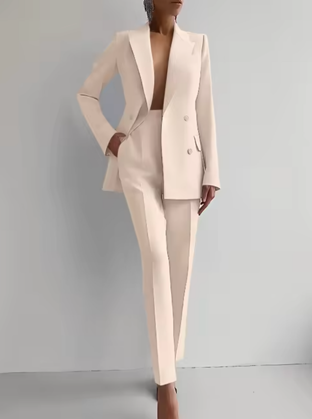 Mariza – Trendy Blazer and Trousers with Pleats