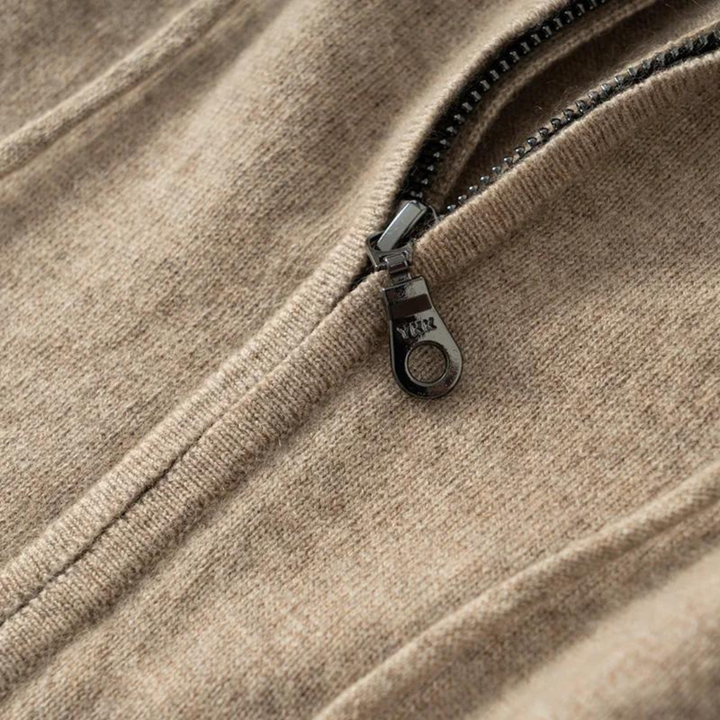100% CASHMERE HOODED VEST.