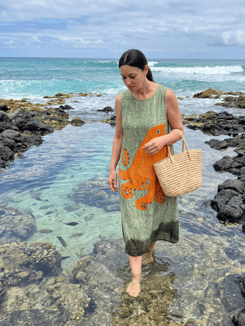 Emma & Rose Cape Town Ronan Ocean Wave Midi Dress with flowing fabric, featuring a nautical print and a flattering midi length.