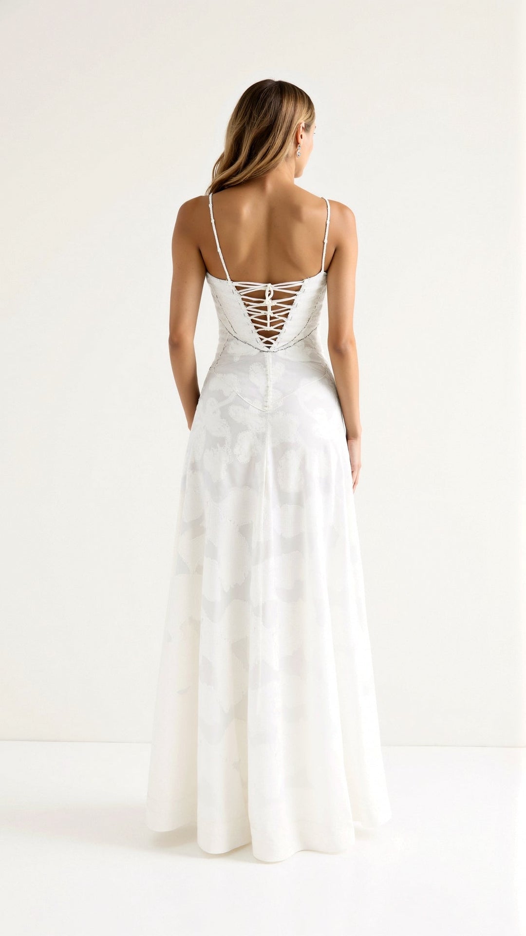 Pavia | Maxi wedding dress with thin straps and flowing design for women