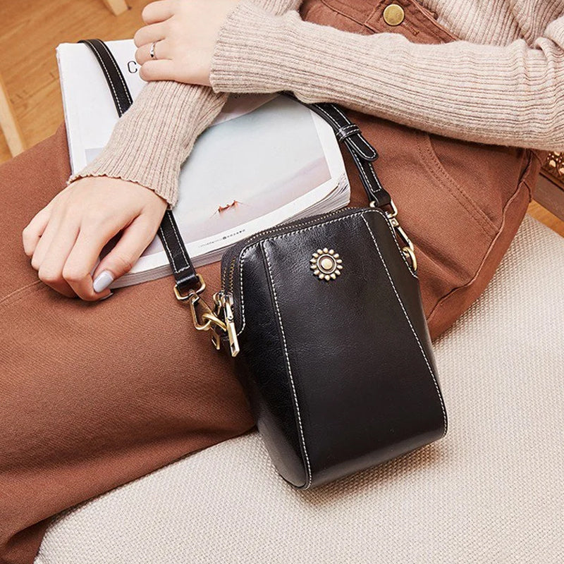 Vienna - Compact Solid Color Mini Handbag