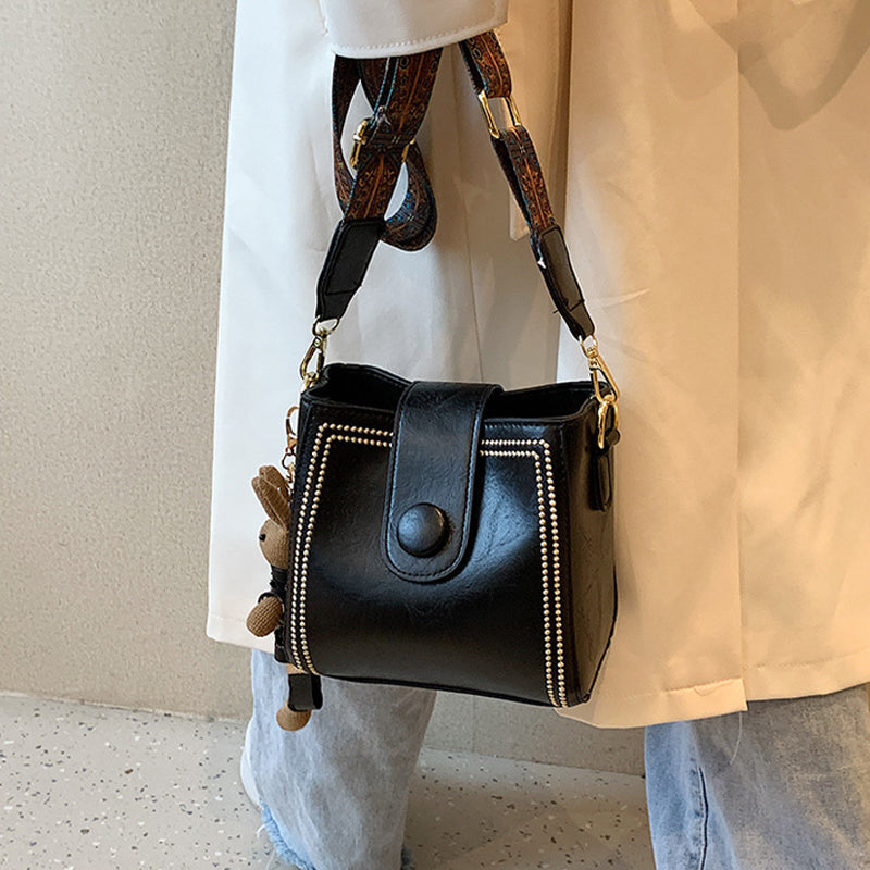 Small square women's bag in soft PU – Retro style and trendy for everyday use