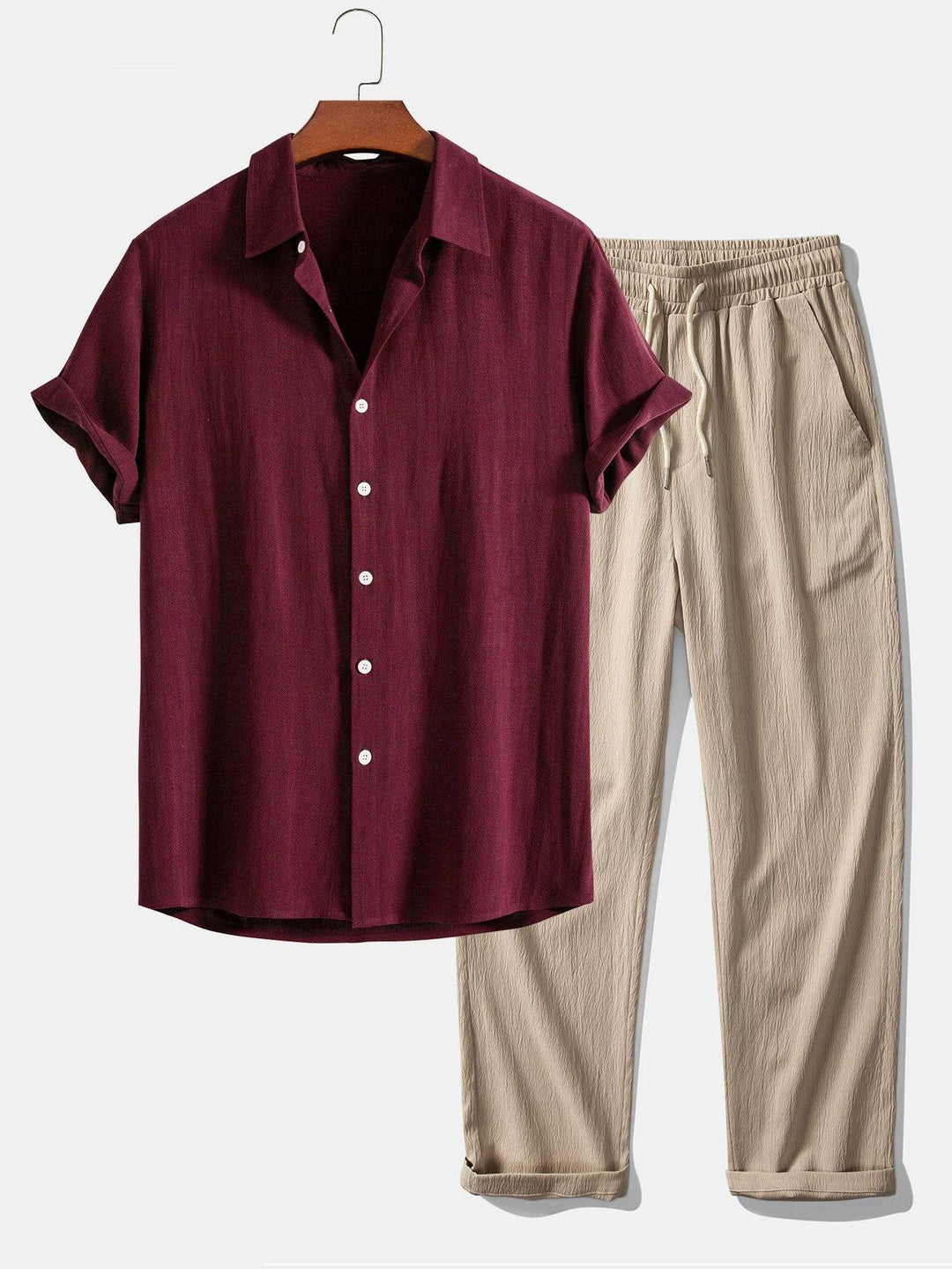Emma & Rose Manhattan Pieter™ short-sleeved linen two-piece outfit with a relaxed fit, featuring a matching top and shorts in natural linen.