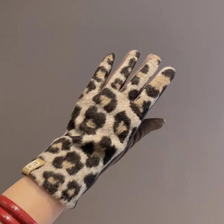 Warm Leopard Print Gloves