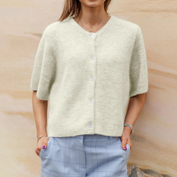 Yara - Streetwear Vest with Short Sleeves