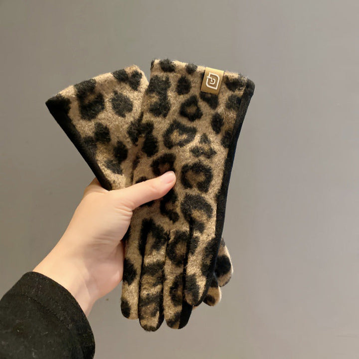 Warm Leopard Print Gloves