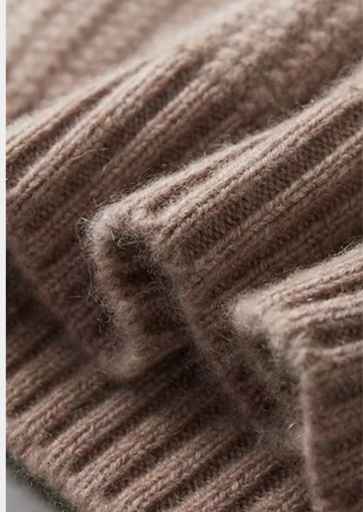 Emma & Rose heavyweight cashmere crewneck sweater — premium winter knitwear