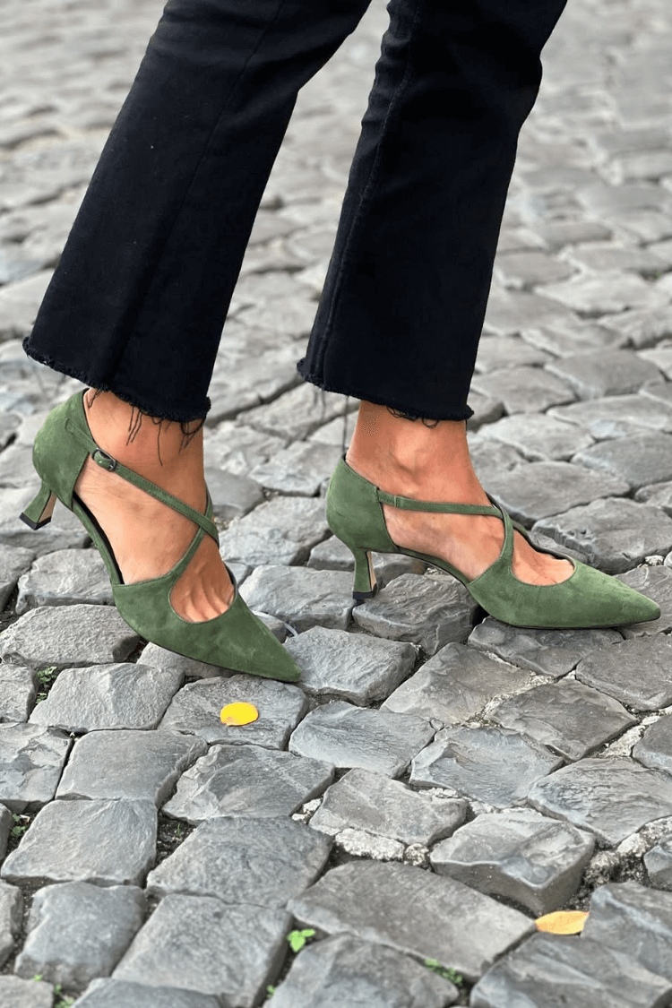 Decollete Slingback with Thin Belt - Elena Harper