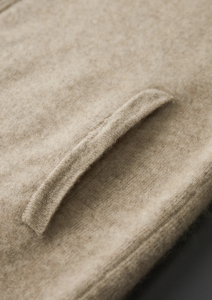 100% CASHMERE ZIP POLO CARDIGAN.