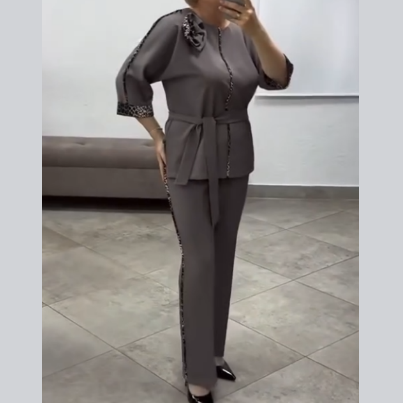 Zandri™  |  Elegant Women's Suit