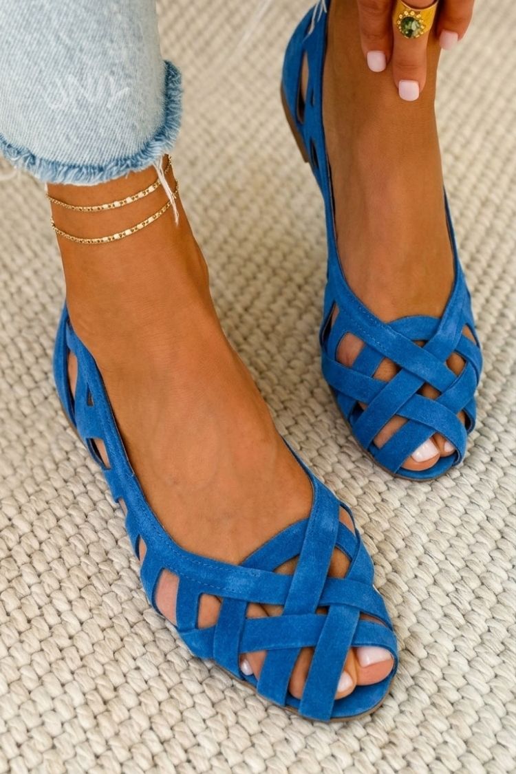 Flat open-toe sandals with woven fabric