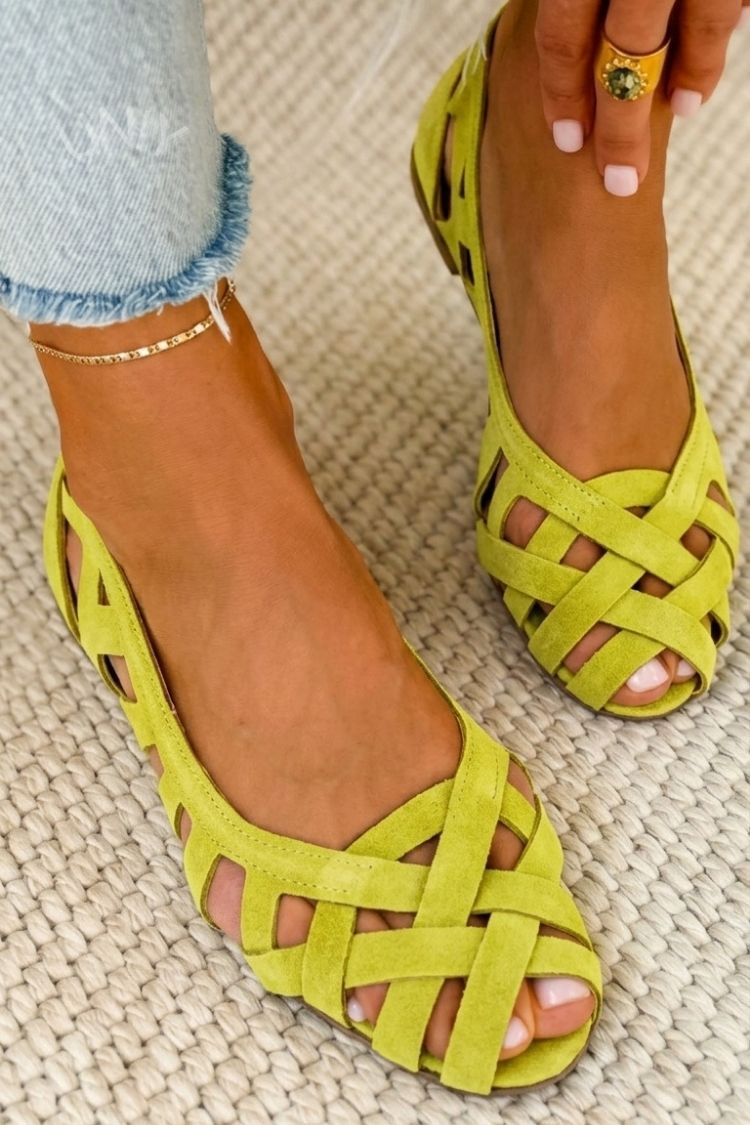 Flat open-toe sandals with woven fabric