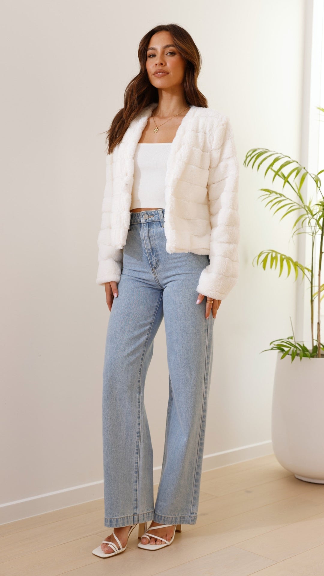 Luxurious Women's Crop Jacket Veloura, view 3 - Elena Harper
