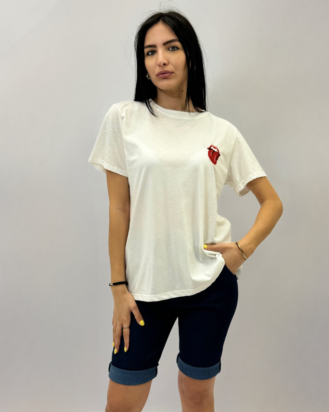 Zoë™  |  Oversized T-shirt Embroidery