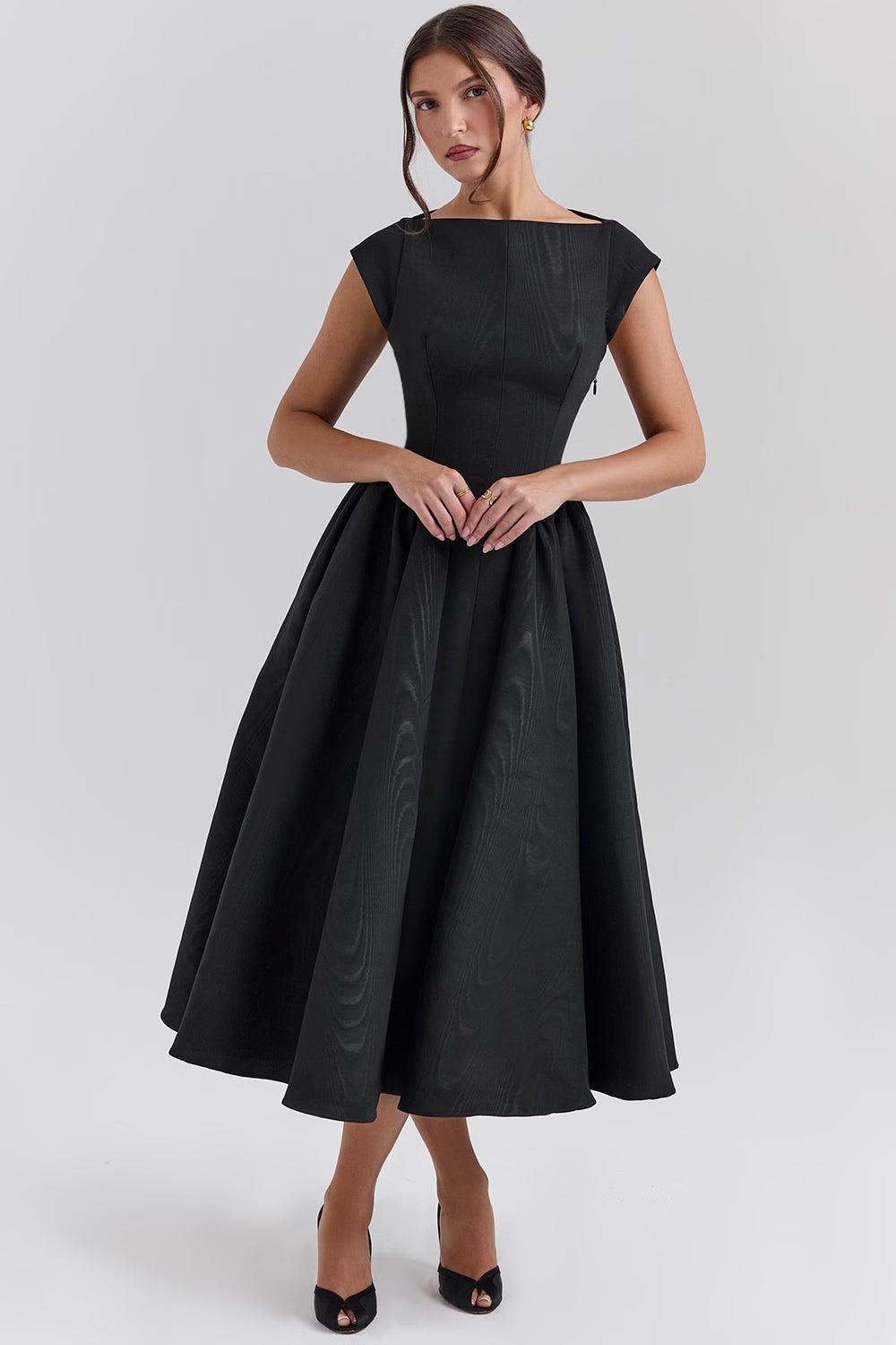 Victoria – Elegant Dress