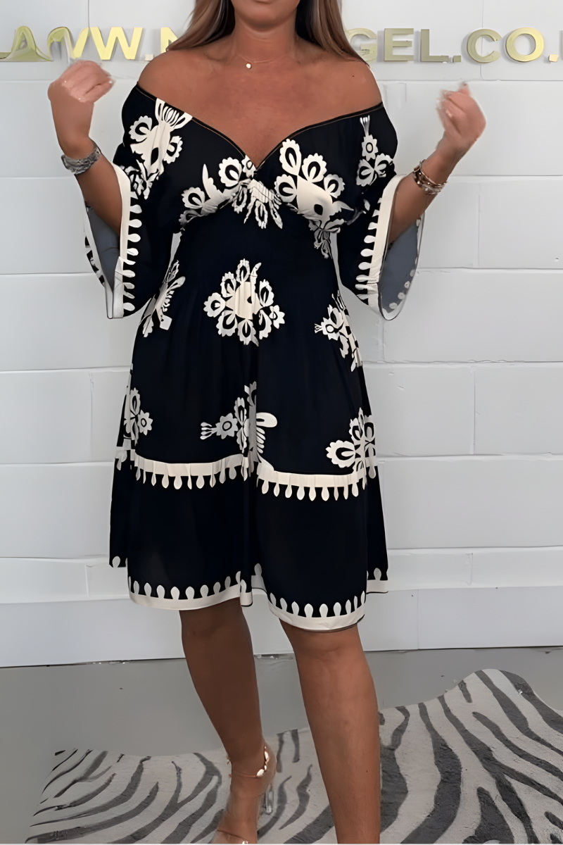 Elegant dress with pattern and V-neck – perfect for any occasion