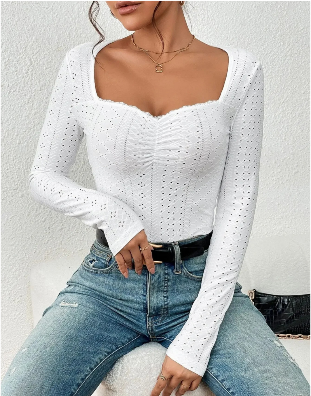Ivina - Embroidered Top with Long Sleeves