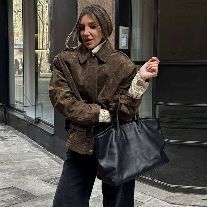 Oversized women's suede-effect jacket with a loose fit for everyday urban style
