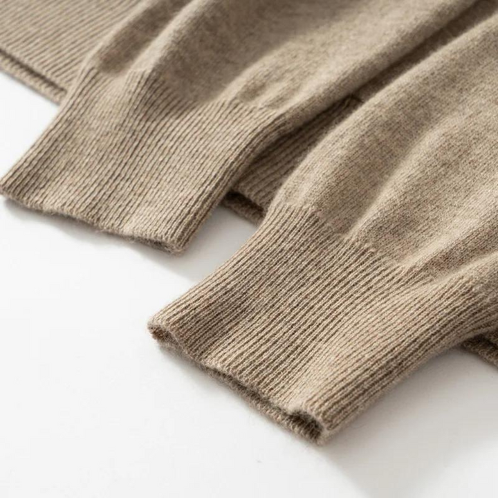 100% CASHMERE HOODED VEST.