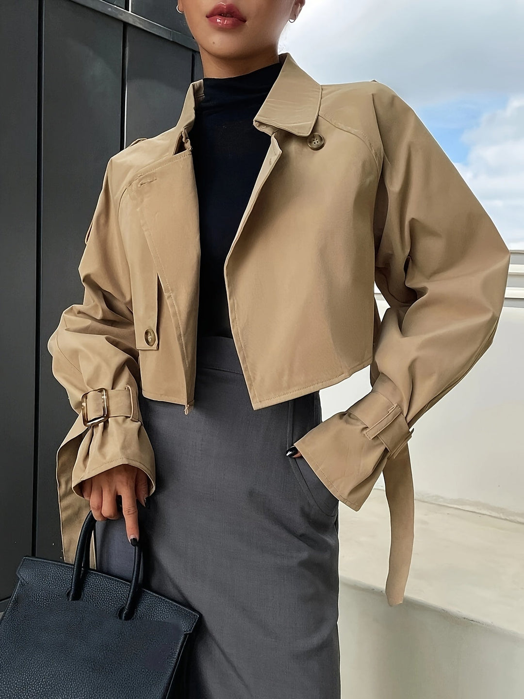 Lisa | Comfortable and Modern Short Trench Coat