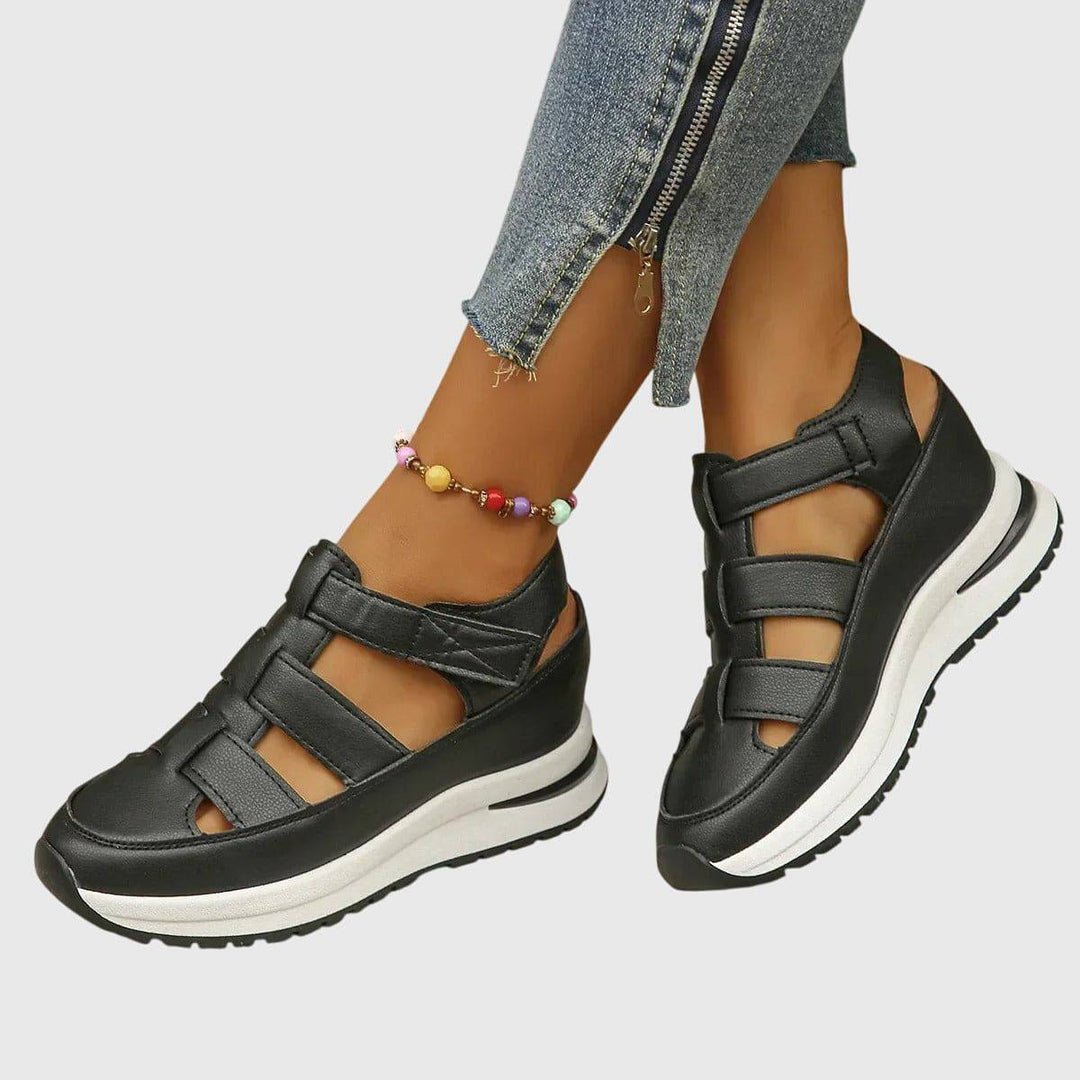 Emma & Rose Manhattan Judy™ orthopedic sandals with cushioned straps and supportive soles, ideal for comfortable everyday wear.