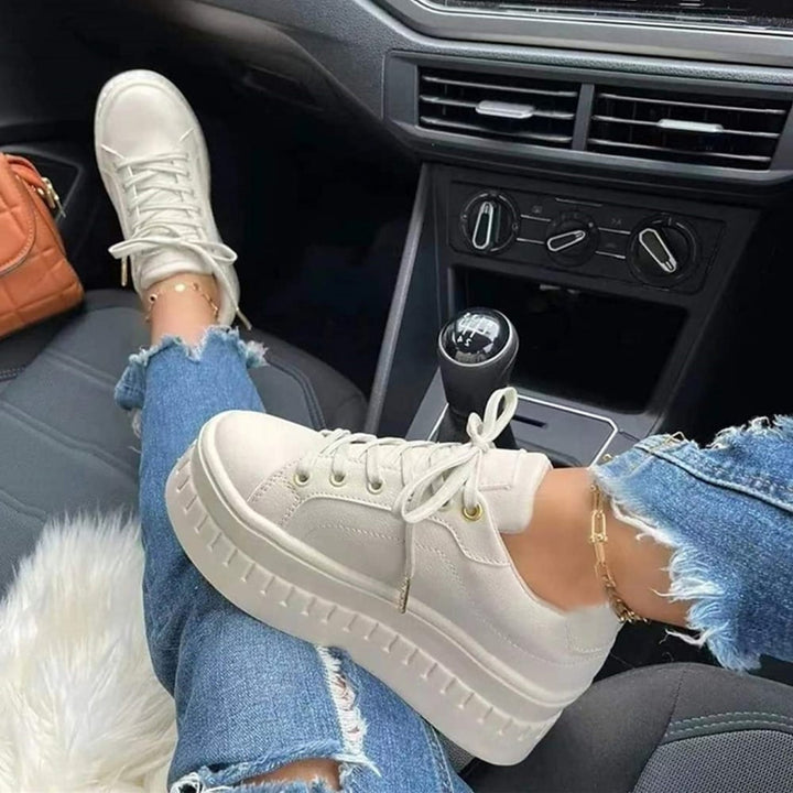 Camira | Women's trainers with thick sole and modern design