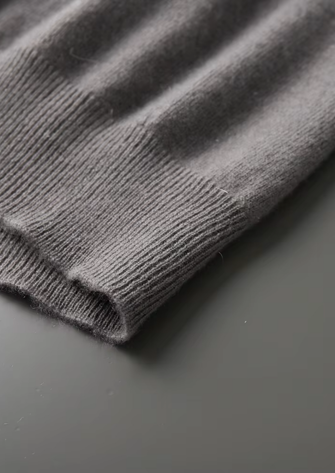 100% CASHMERE CLASSIC CREWNECK T-SHIRT