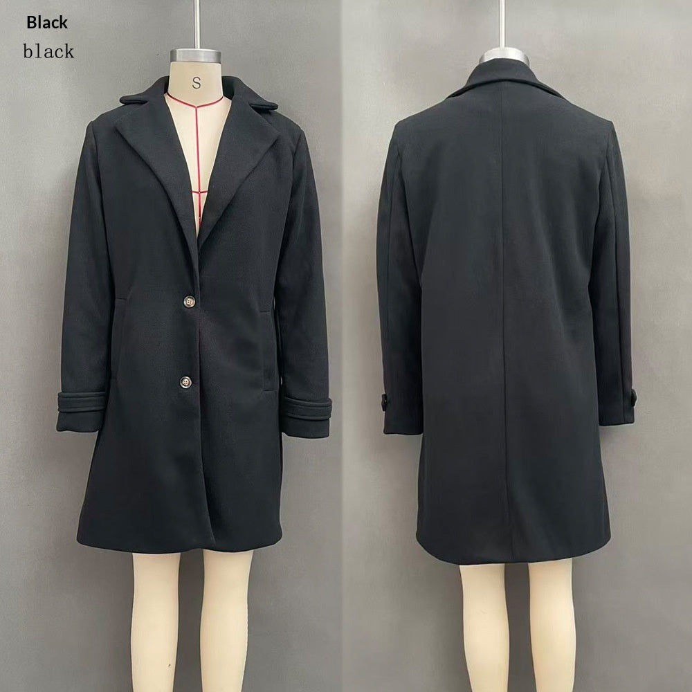 Mid-length women's coat with lapels - Retro and chic