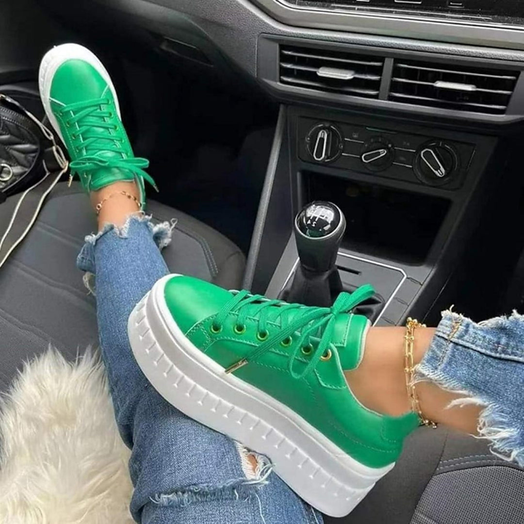 Camira | Women's trainers with thick sole and modern design