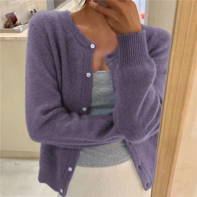 Priya - Elegant Buttoned Round Neck Cardigan