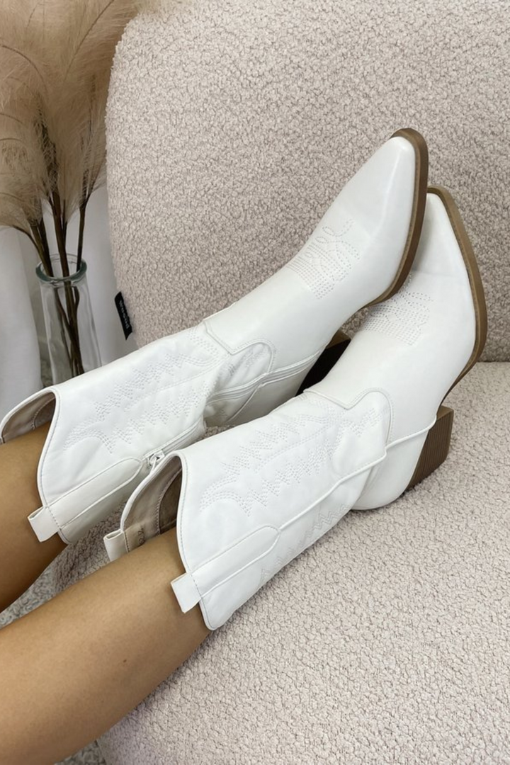 Leona - Trendy Cowboy Boots
