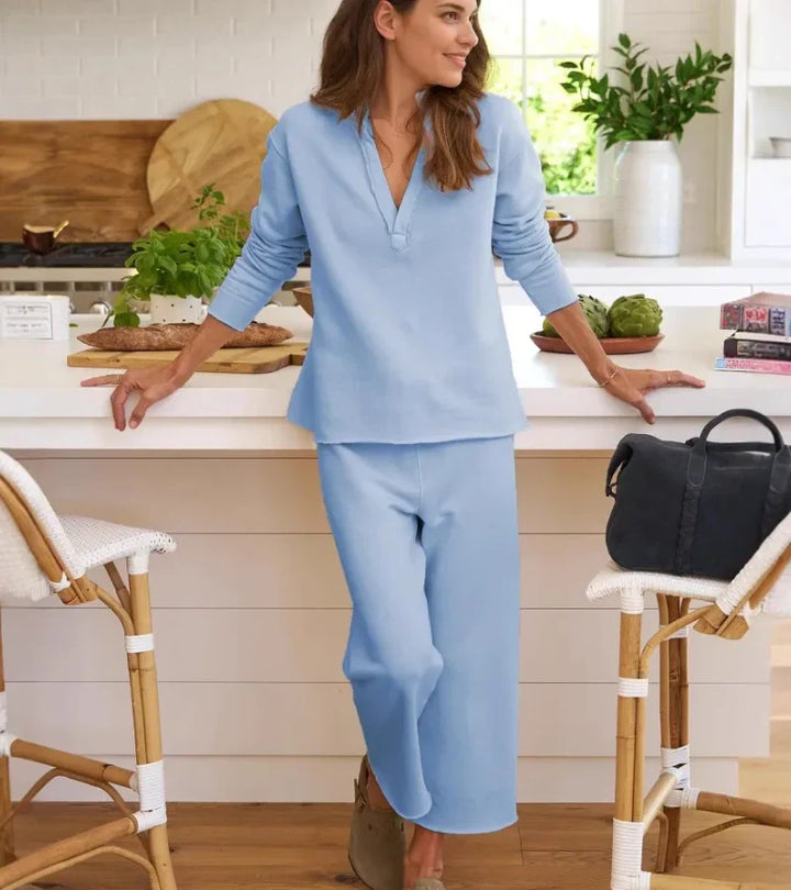 Casual Cut Women's Set – V-Neck Top and Casual Straight Pants