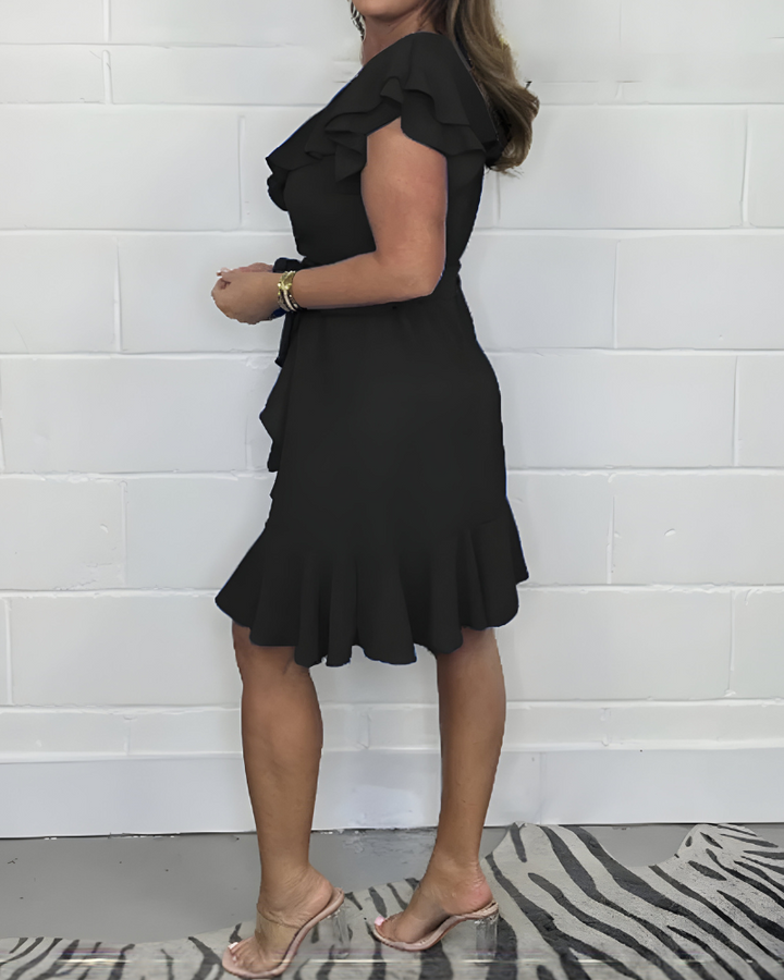 Elegant Ruffled Dress with V-Neck – Feminine Look for Any Occasion