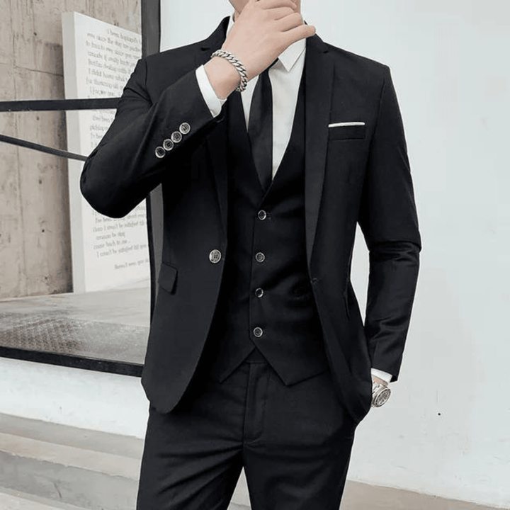 Men's Suit Modern High-Quality Fabrics Perfect for Formal Occasions, view 4 - Elena Harper
