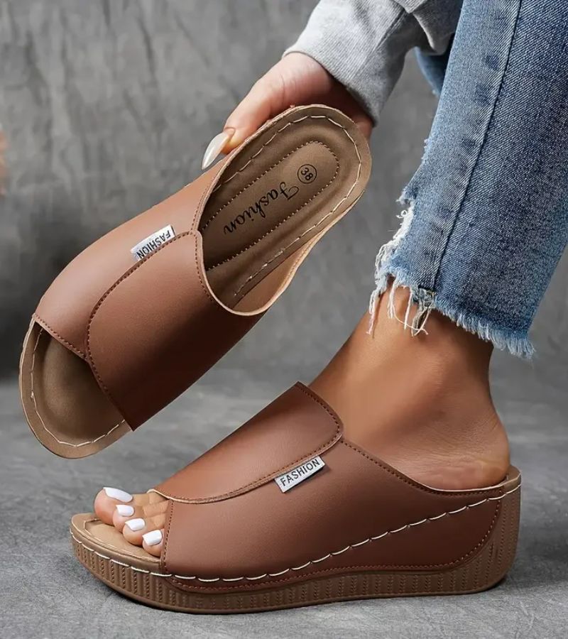 Slides | Ergonomic sandals designed for the wellbeing of your feet
