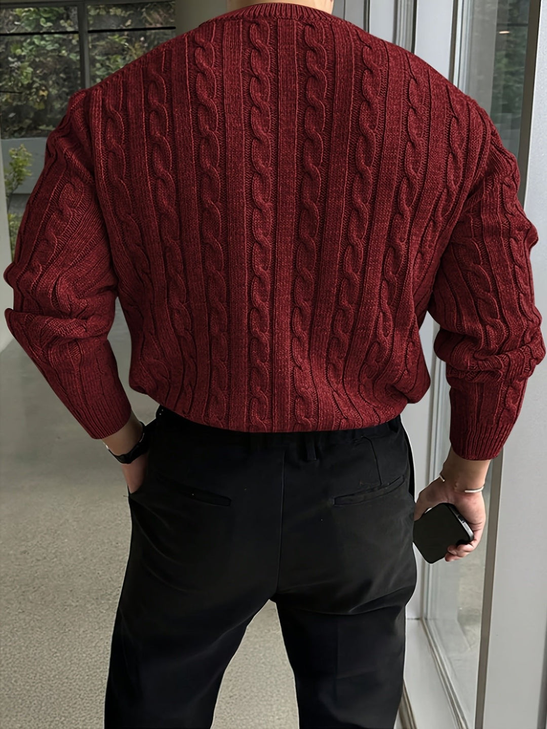 Maxim | Classic and Comfortable Men's Cable Knit Sweater