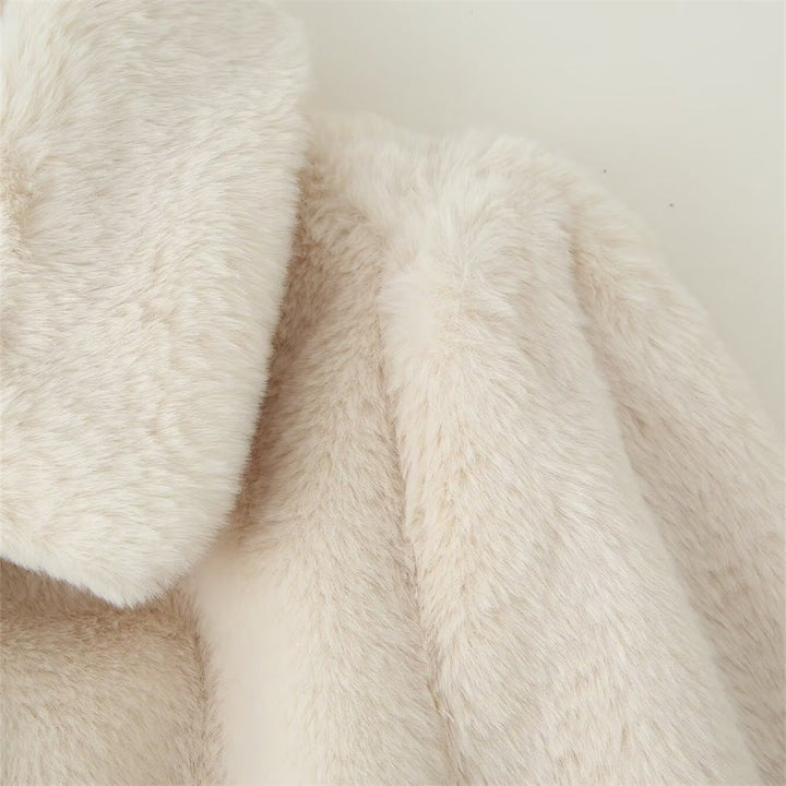 Short fur coat with belt and soft lines - Karolina