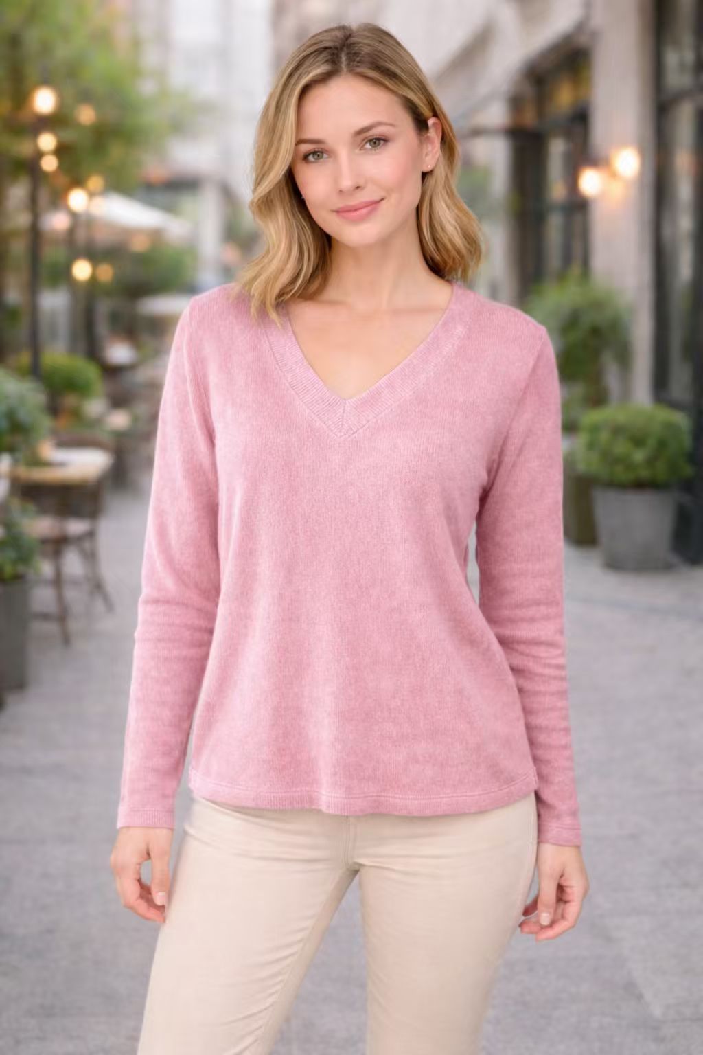 Amara I Vintage Pullover with V-Neck