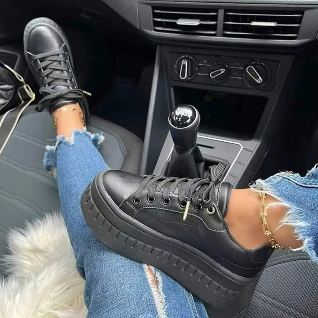 Camira | Women's trainers with thick sole and modern design