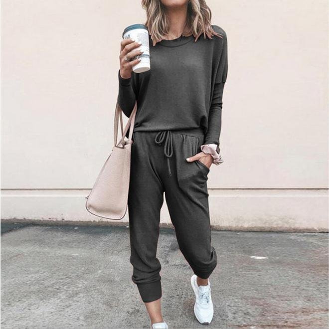 Laura | Modern Comfort and Stylish Women's Tracksuit