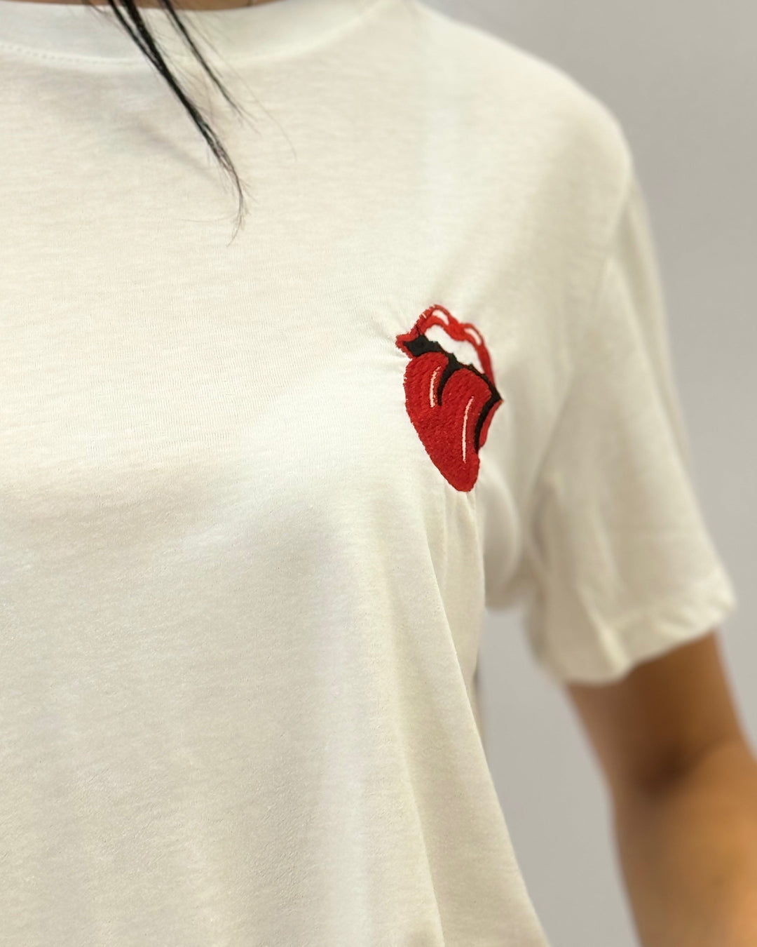 Zoë™  |  Oversized T-shirt Embroidery