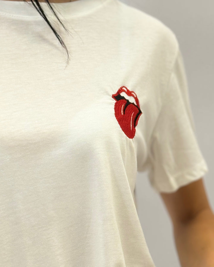 Zoë™  |  Oversized T-shirt Embroidery