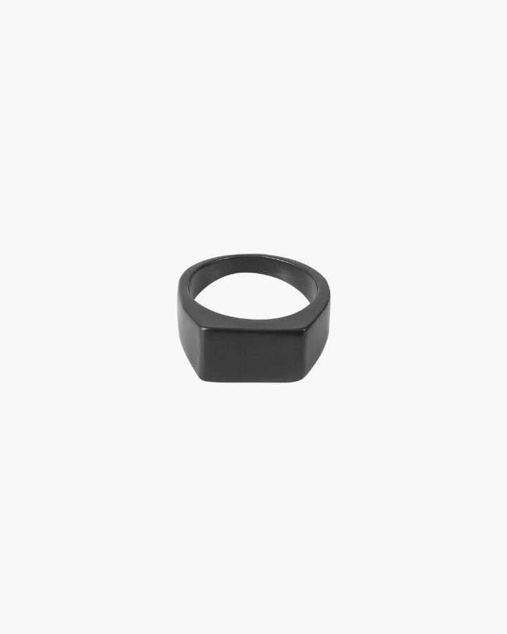 Emma & Rose Manhattan Matteo luminous ring featuring a sleek design and glowing band in a close-up image.