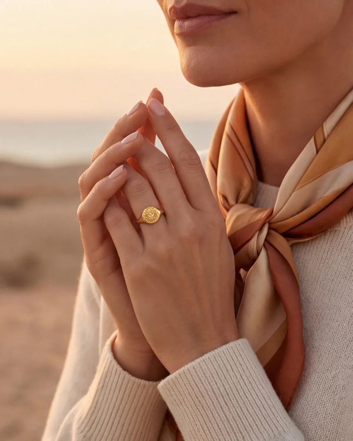 Abigaël Sun ring inspired by daylight - Elena Harper