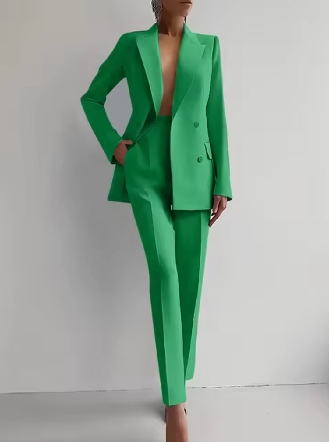 Mariza – Trendy Blazer and Trousers with Pleats