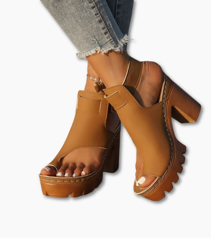 Alizia | The Platform Sandals that Combine Height