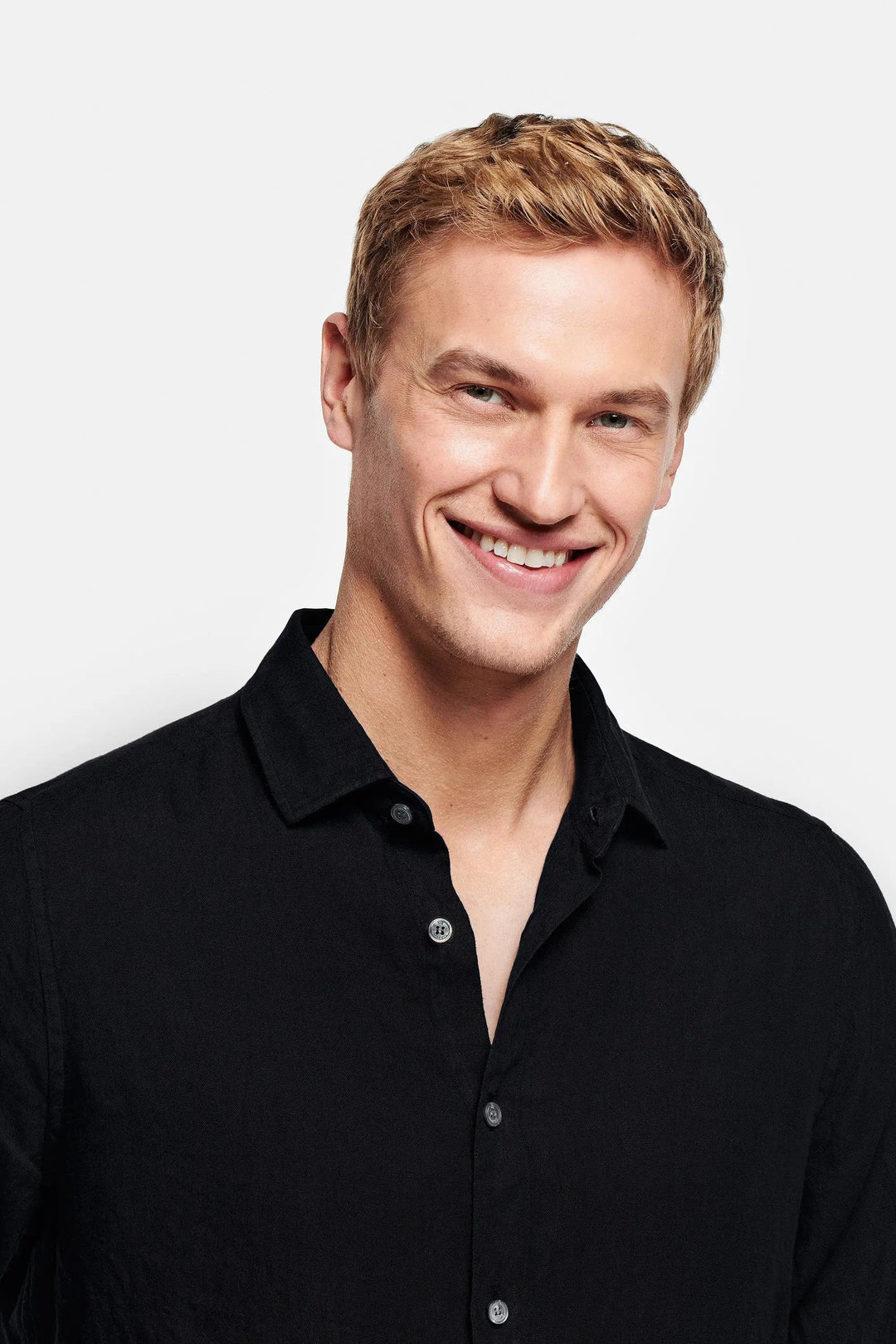 Puento Fortade Black Linen Shirt Regular Fit Essential Black, view 4 - Elena Harper