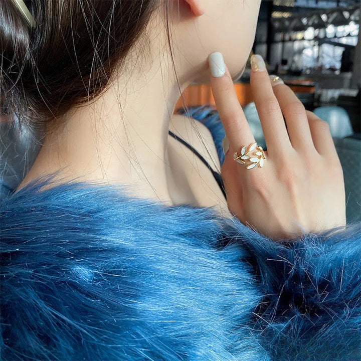 Anke™  |  Adjustable Gold Ring Leaf